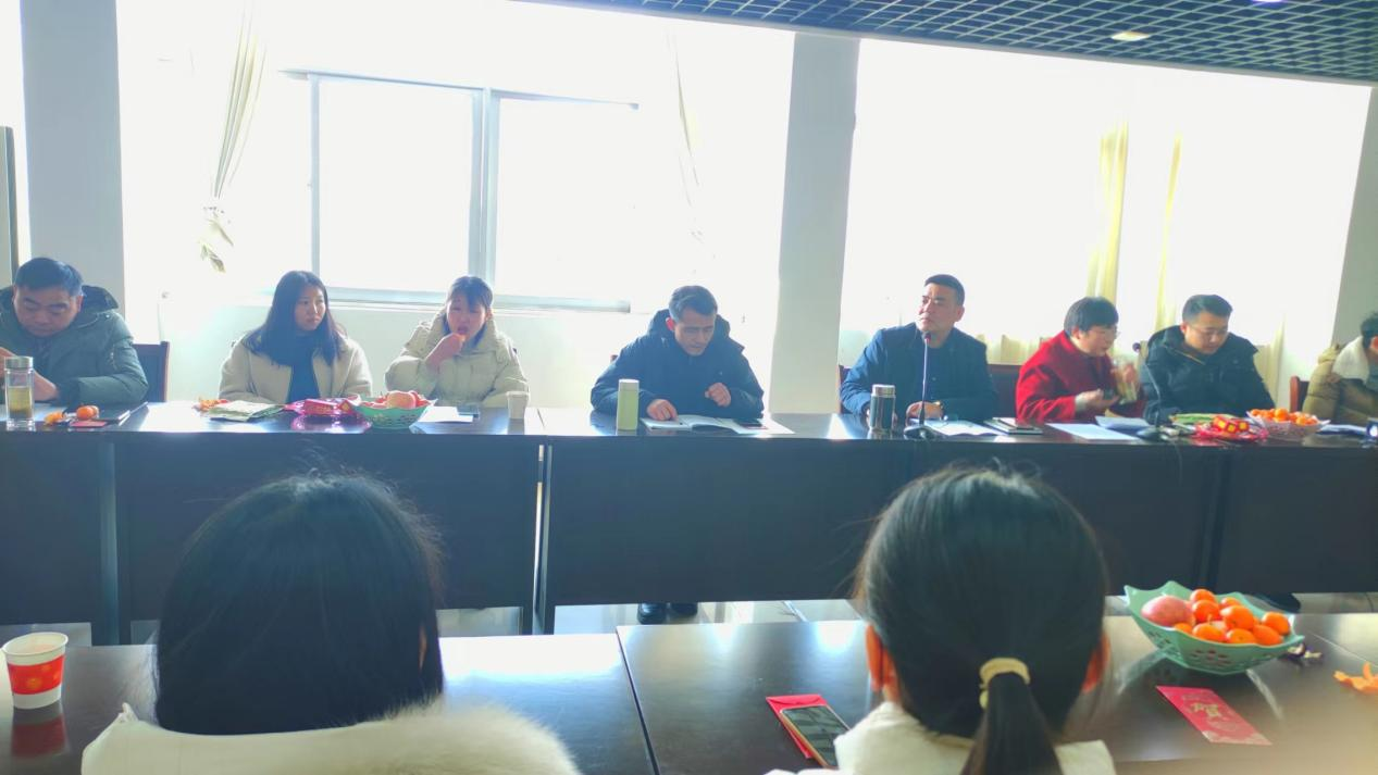 凝心聚力謀發(fā)展，踔厲奮發(fā)譜新篇